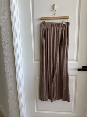 Relaxed Wide-Leg Pull-On Pants in Taupe
